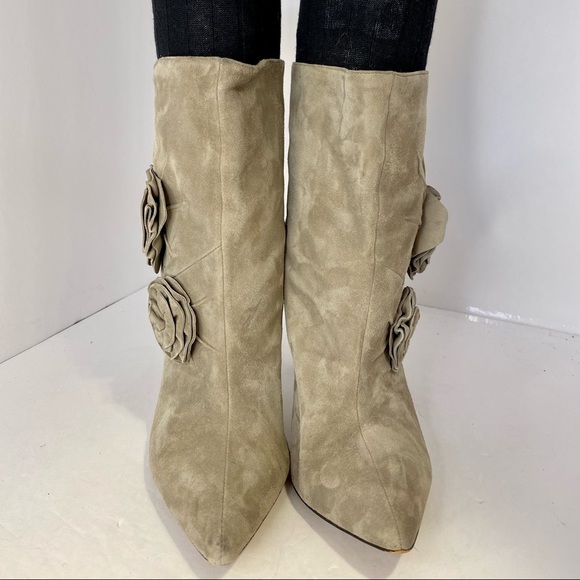 Vince Camuto Raes suede rosette boots size 9 - Picture 2 of 6